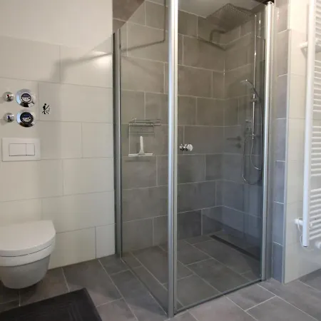 Gruendl Lechfelsen 公寓 *